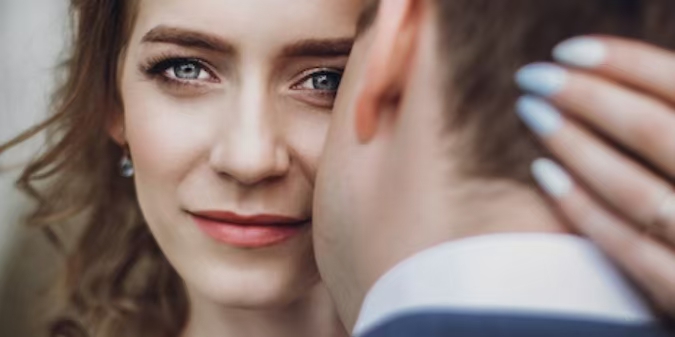 Younger men date older women